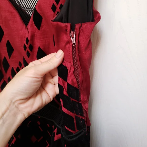 DC Comics Hot Topic Red Black Harley Quinn Formal Prom Party Dress Cospl… - Picture 5 of 9